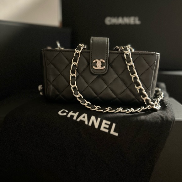 "CHANEL Black Quilted Lambskin Pouch-on-Chain with unbranded chain 🔥 RARE - Picture 2 of 7